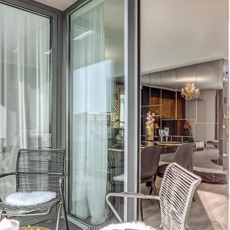 North Twin Apartment *