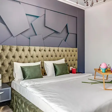 North Twin Apartment *
